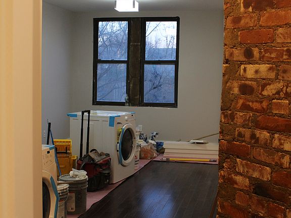 4th image of 170 E 17th St APT E3