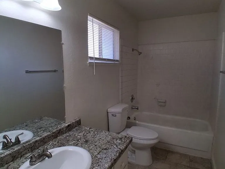1505 E. Yale Ave. — Photo 14