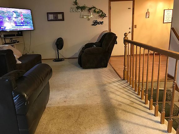 3rd image of 943 102nd Ln NE