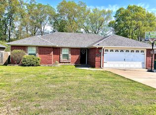 115 Ashbrook Ln, Russellville, AR 72802