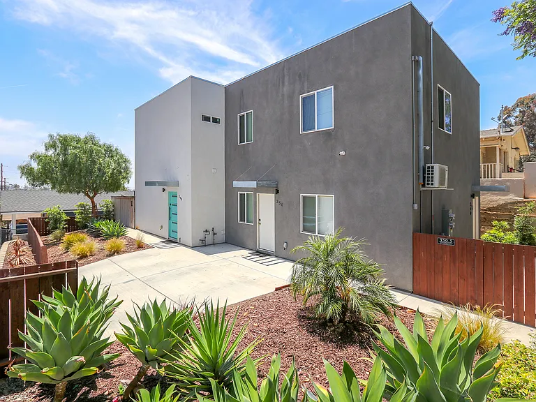 348-350-350.5 27th St. 
A Luxury Triplex on Grant Hill