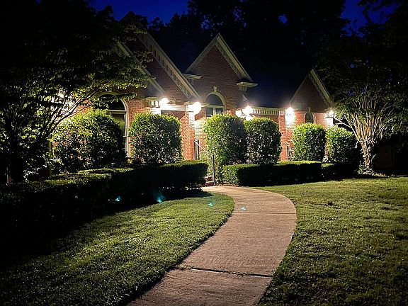 2nd image of 1537 Oak Park Dr