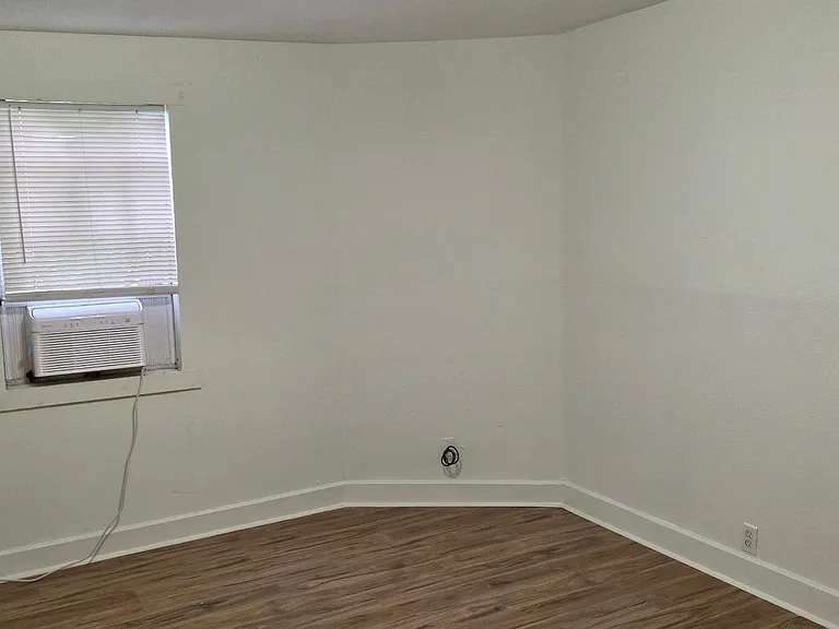 2808 Ball St — Photo 10