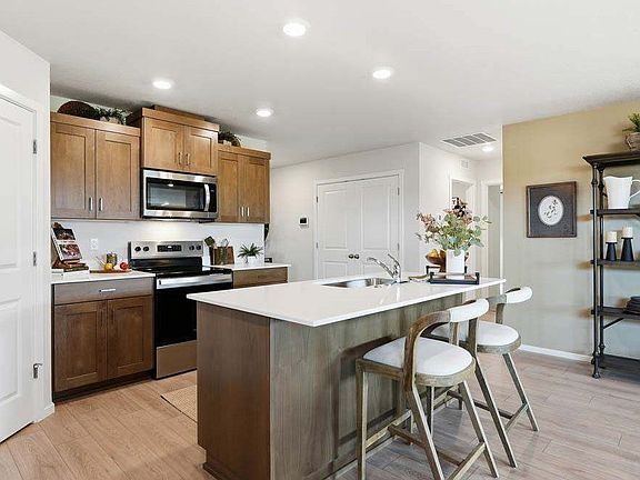 4th image of 2011 Dutchess Ln