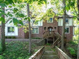 680 Sugarbush Dr, Zionsville, IN 46077