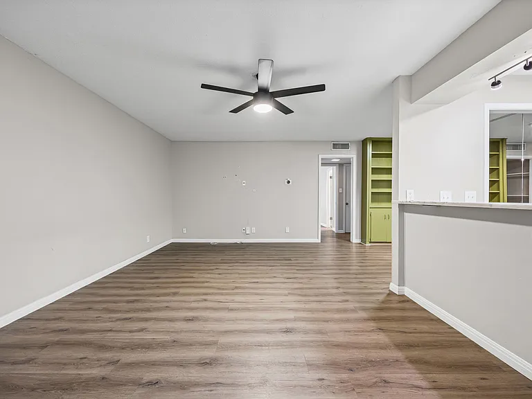 1240 Barton Hills Dr #105 — Photo 2