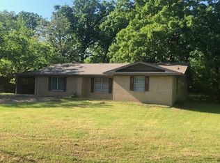 2240 W Sherman St, Paris, TX 75460