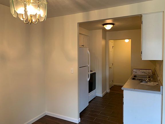 4th image of 22081 River Oaks Dr APT B4