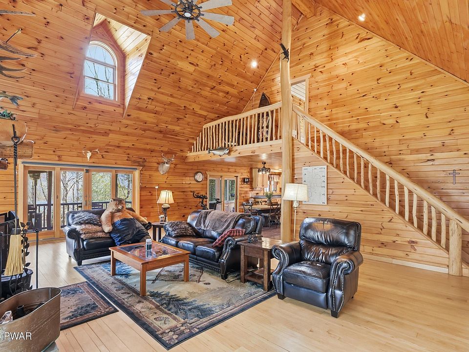 14th image of 992 Winterdale Rd