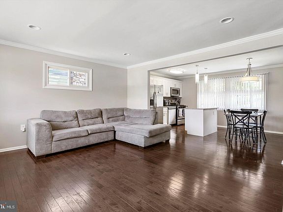 4th image of 8503 Fieldway Dr