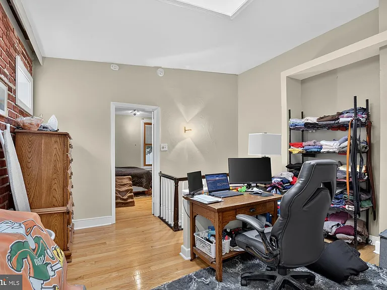 2528 Waverly St — Photo 13