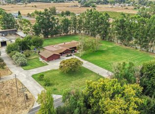 10284 E Underwood Rd, Acampo, CA 95220