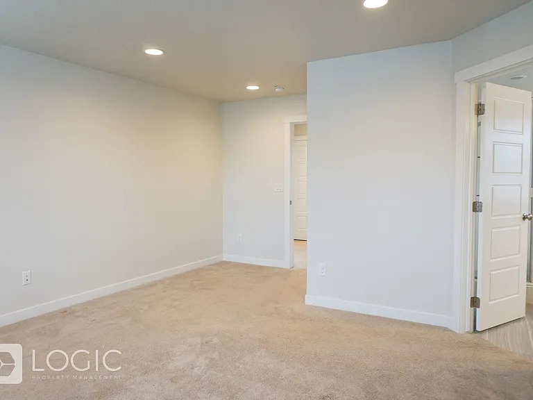 856 W 2800 N — Photo 15
