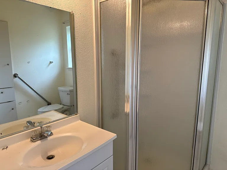 105 E Woodbury Dr — Photo 8