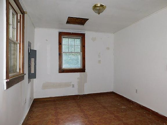 4th image of 24956 Twin Lakeshore Dr