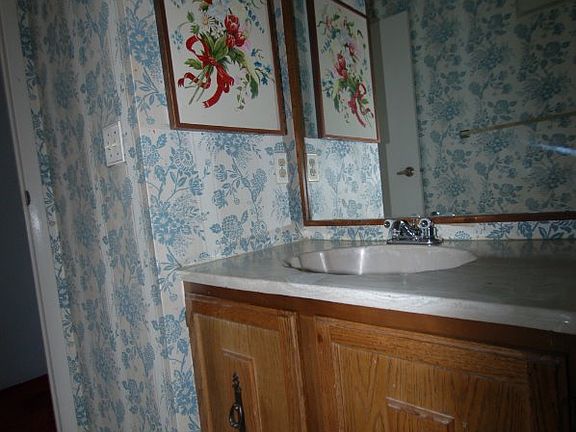 5th image of 1050 S Monaco Street Pkwy Suite 25