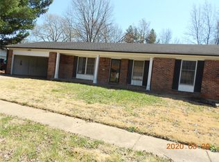 2222 Armitage Dr, Saint Louis, MO 63136