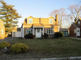 48 Kirk Dr, Pawtucket, RI 02861