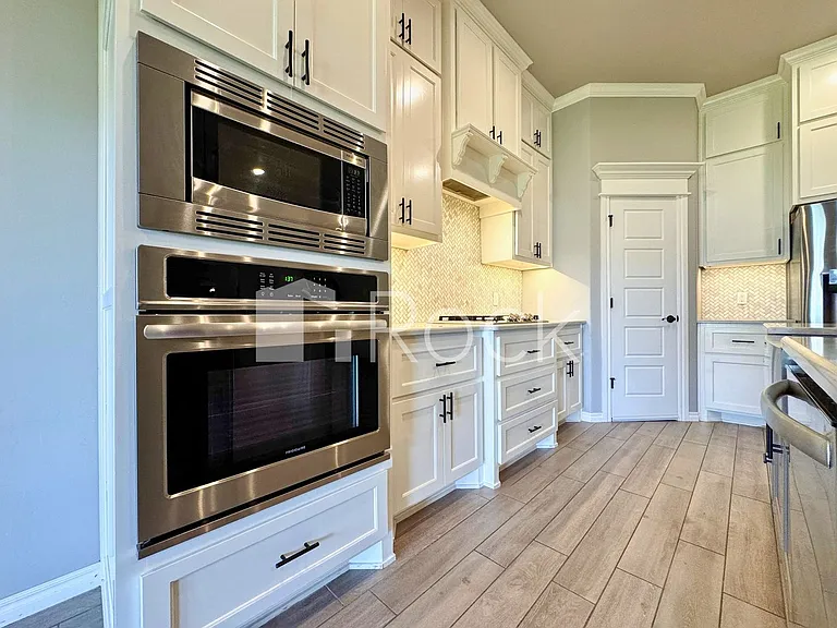 19113 Grove Pkwy — Photo 10