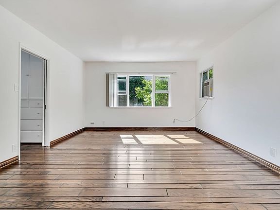 3rd image of 332 N La Peer Dr