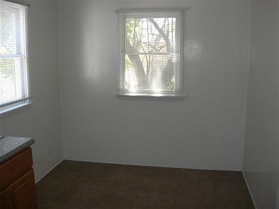 2nd image of 779 N Pasadena Ave