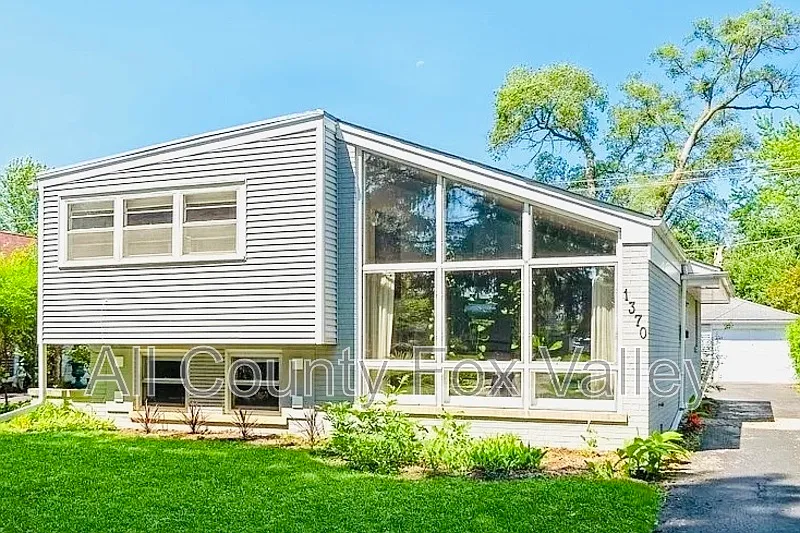 4 bed, 2.0 bath, $3,375 — Photo 1