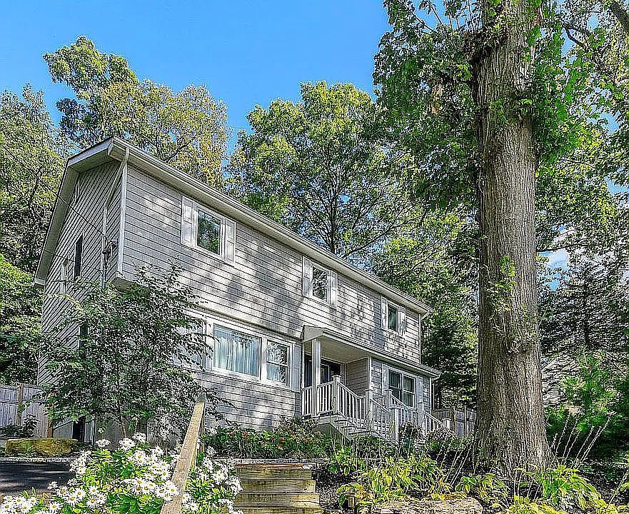 1st image of 25 Meadowlawn St
