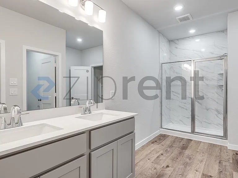 27327 Blue Pool Dr #27327 — Photo 19