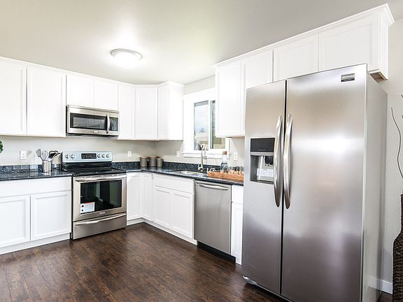 4th image of 106 158th St E