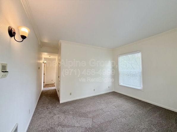 4318 SE Milwaukie Ave #1