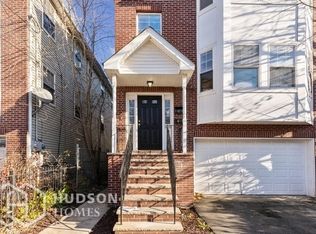 580 S 18th St FLOOR 1, Newark, NJ 07103