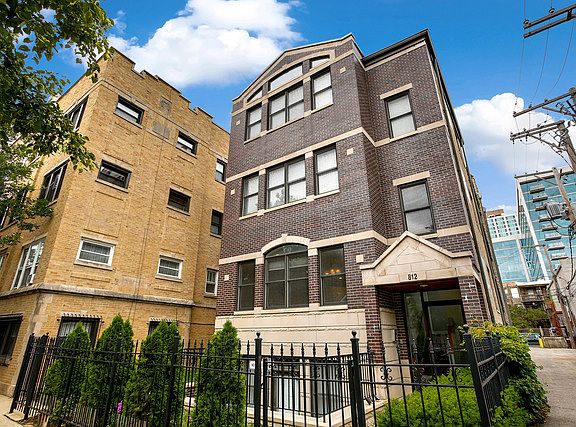 2nd image of 812 W Waveland Ave APT 2