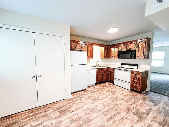 5th image of 108 Coyote Ct APT 5
