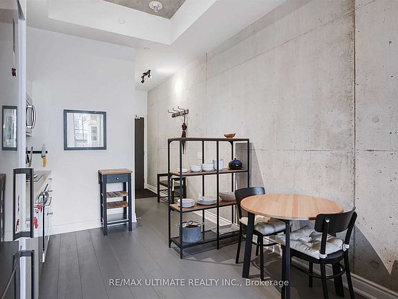 5th image of 608 Richmond St W #212
