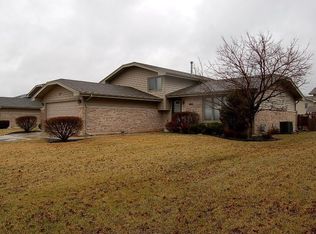 621 Poplar Ave, Romeoville, IL 60446