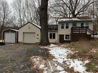 11 Laurel St, Hingham, MA 02043