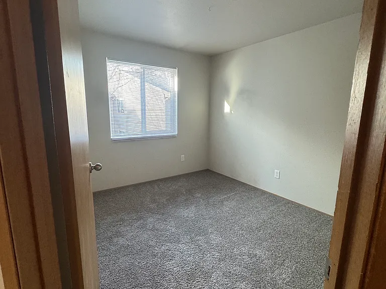 The Lexington Apartments — Photo 29