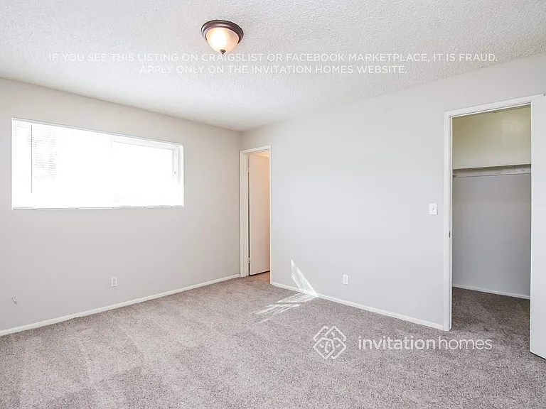 1249 E 8th St — Photo 8