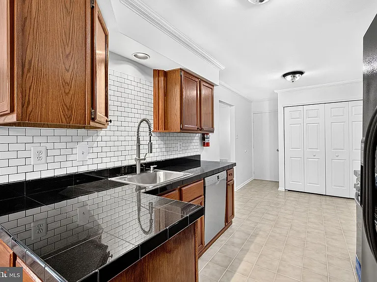 34B Chicopee Dr — Photo 10