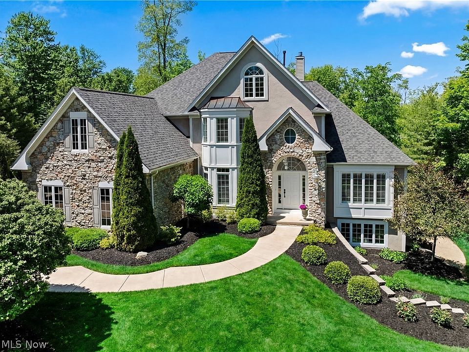 1st image of 5978 Woodland View Dr