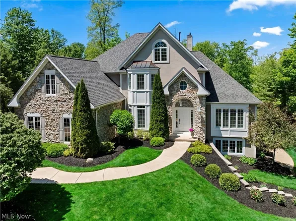 5978 Woodland View Dr, Medina, OH 44256