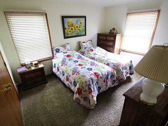 4th image of 102 Okeefe Ln