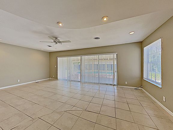 4th image of 1640 NE 55th St