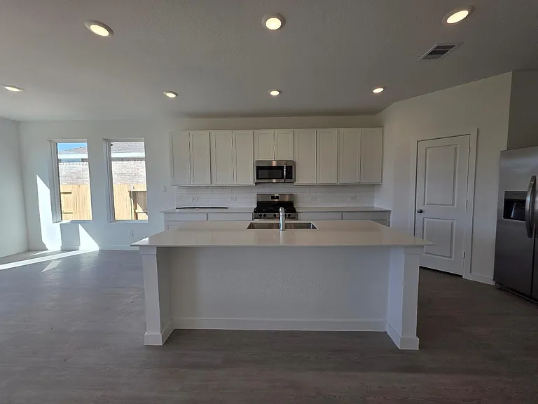 1743 Magnolia Jade Ct — Photo 8