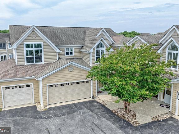2nd image of 131 Barksdale Ct #1604D