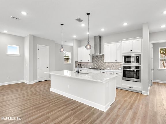 5th image of 357 SIENNA PALM Drive