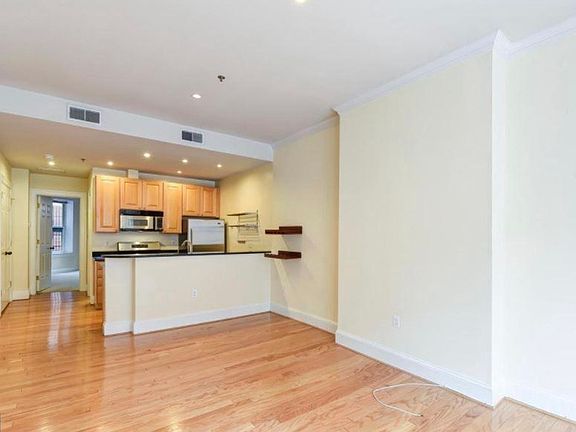 5th image of 1425 21st St NW APT 101