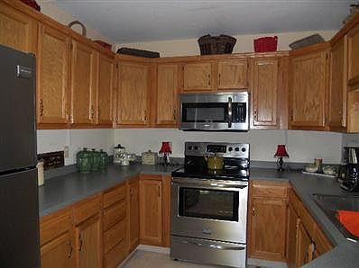 3rd image of 1298 Old Pond Dr