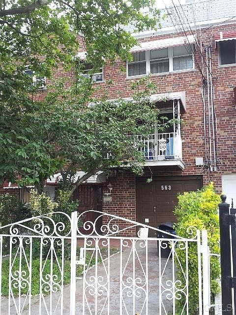 563 white plains rd