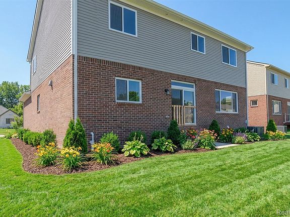 3rd image of 34607 John Bartley Cir